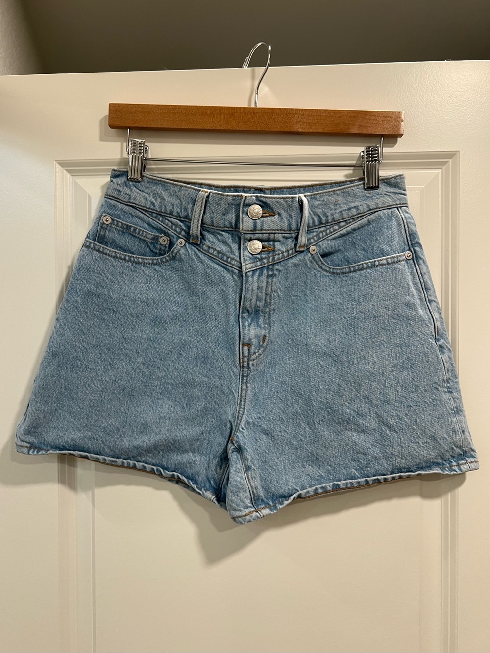 Madewell Mom Jean Short - Light Wash High-Rise Denim Shorts - 27